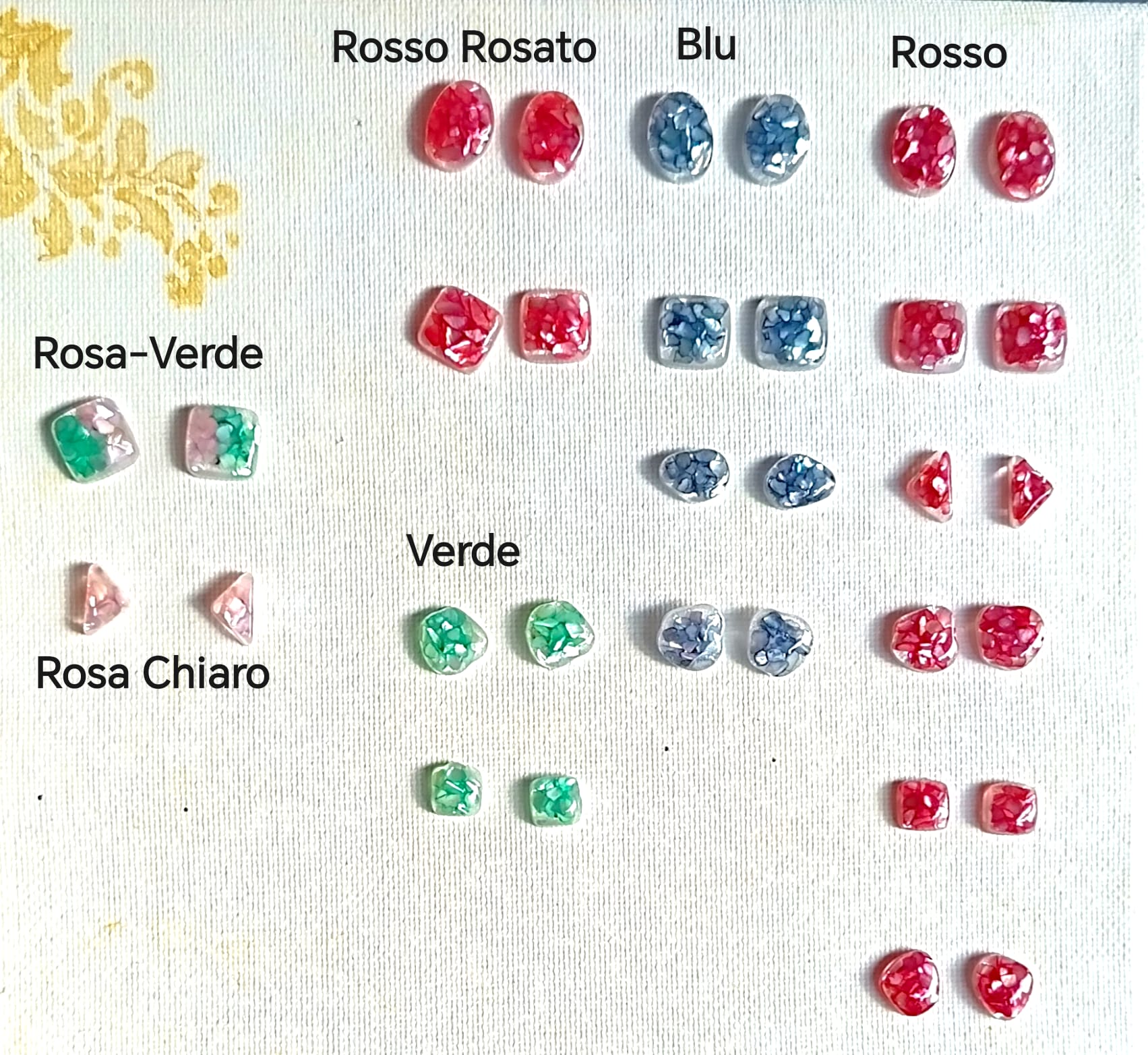 Colori disponibili orecchini Frammenti di Luce - Rosso Rosato, Blu, Rosso, Rosa-Verde,Rosa Chiaro chips pietra resina"