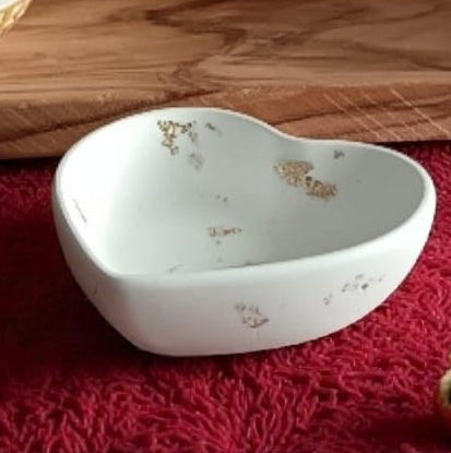 Cuore portaoggetti in gesso per decorazioni natalizie