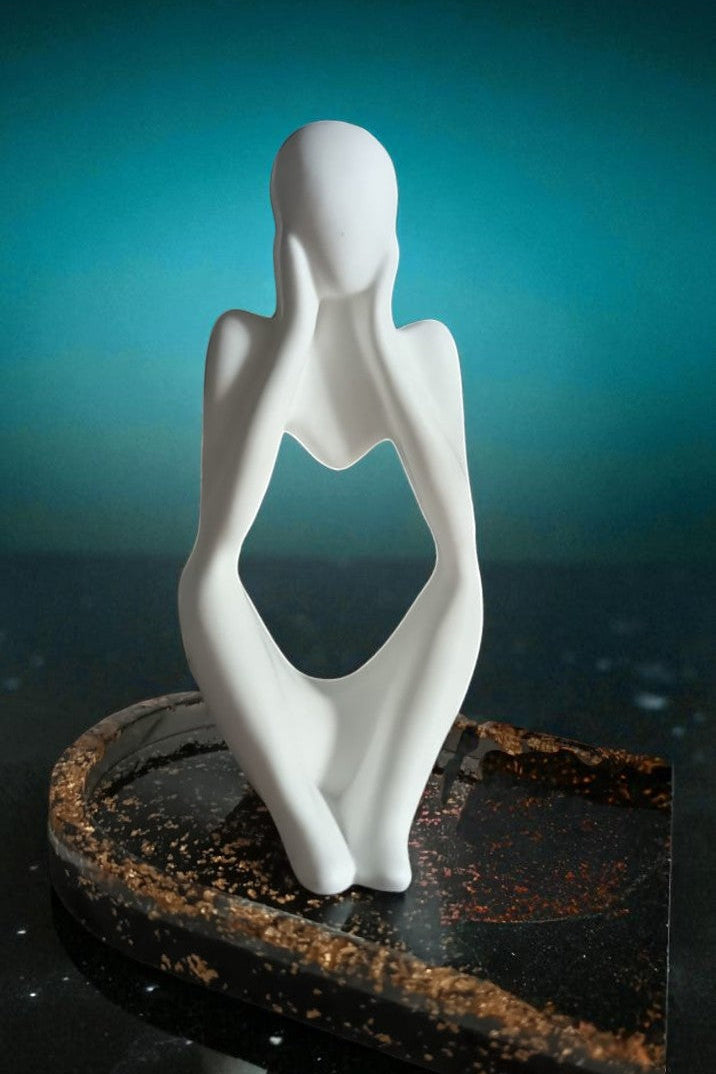 Statuina Serenità in gesso bianco - mani giunte