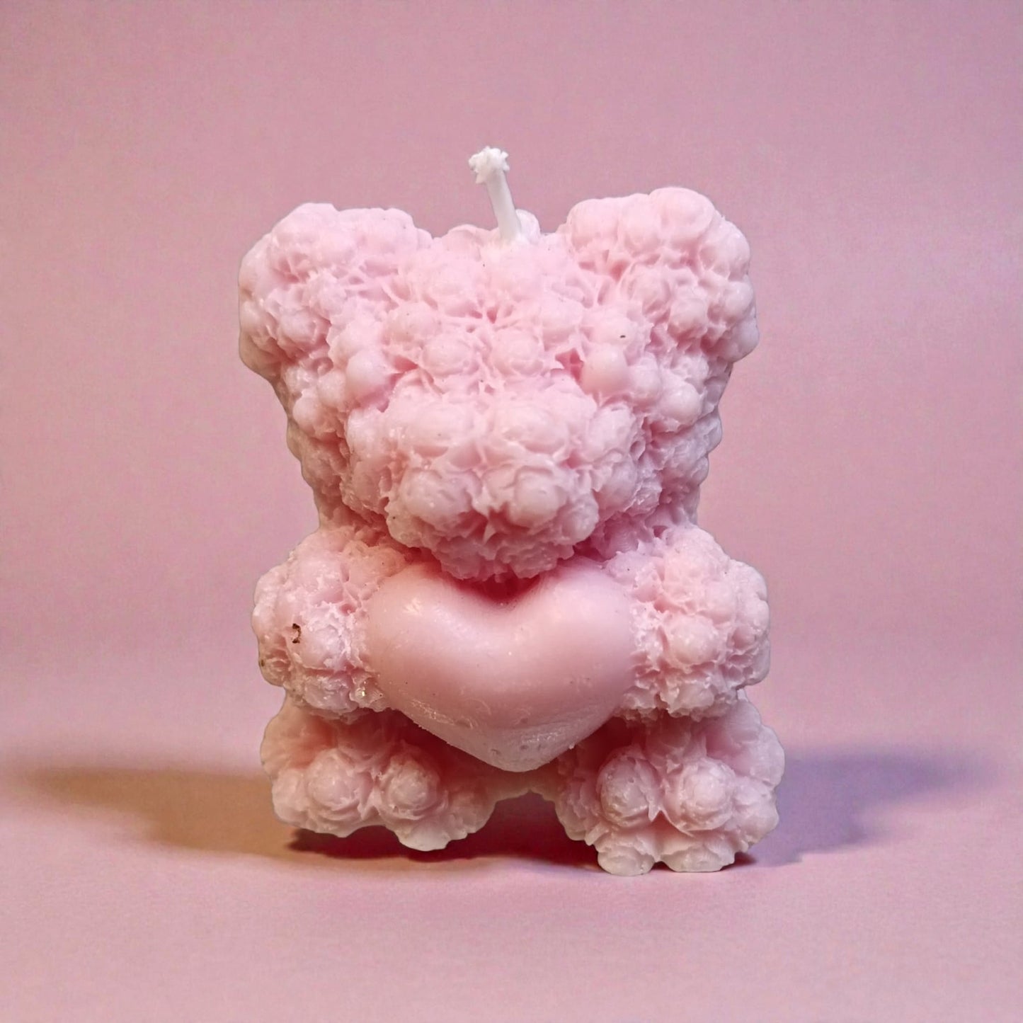 Candela in cera di soja a forma di orsetto con cuore