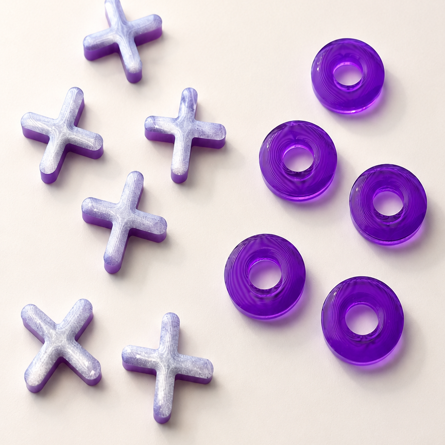 Pedine del tris floreale in resina - O viola trasparente e X viola e bianco metallizzato 