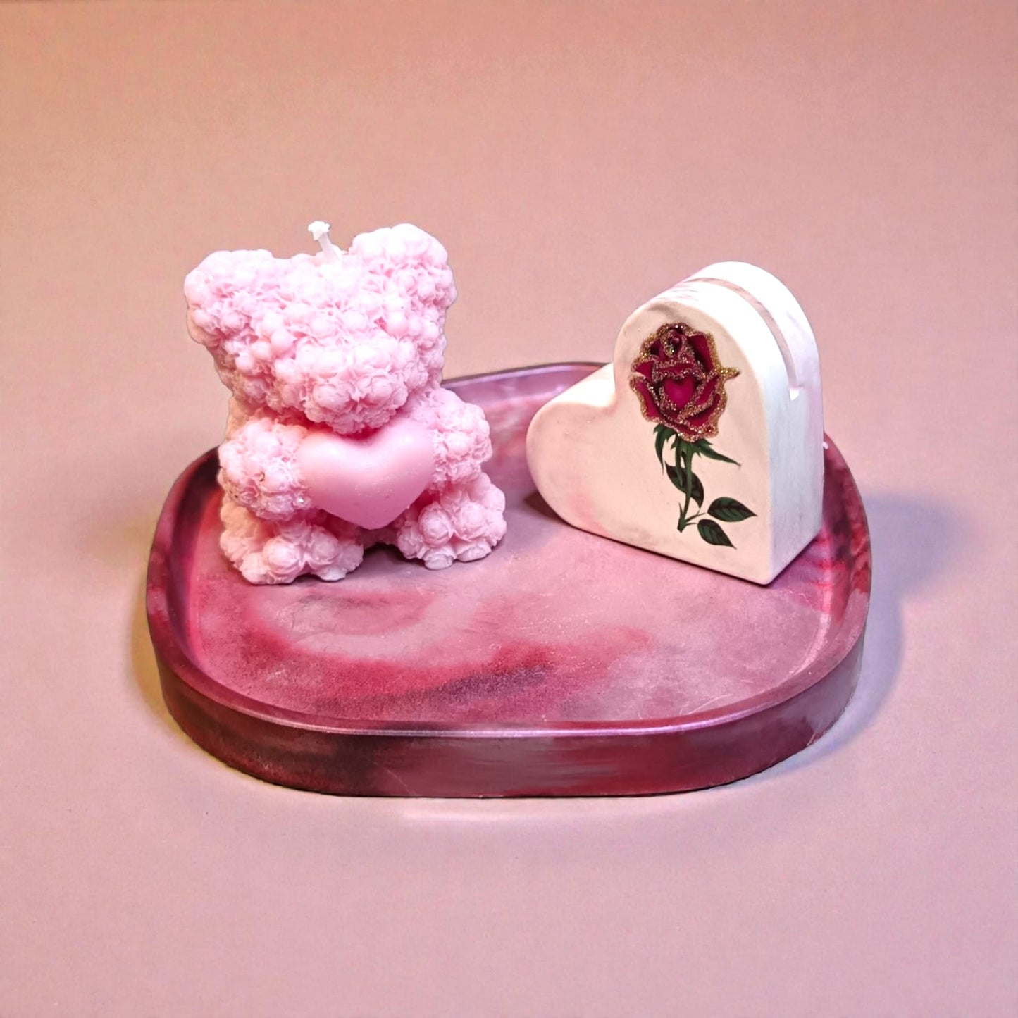 Vassoio decorativo con portafoto cuore in gesso e candela orsetto in cera di soia - set handmade