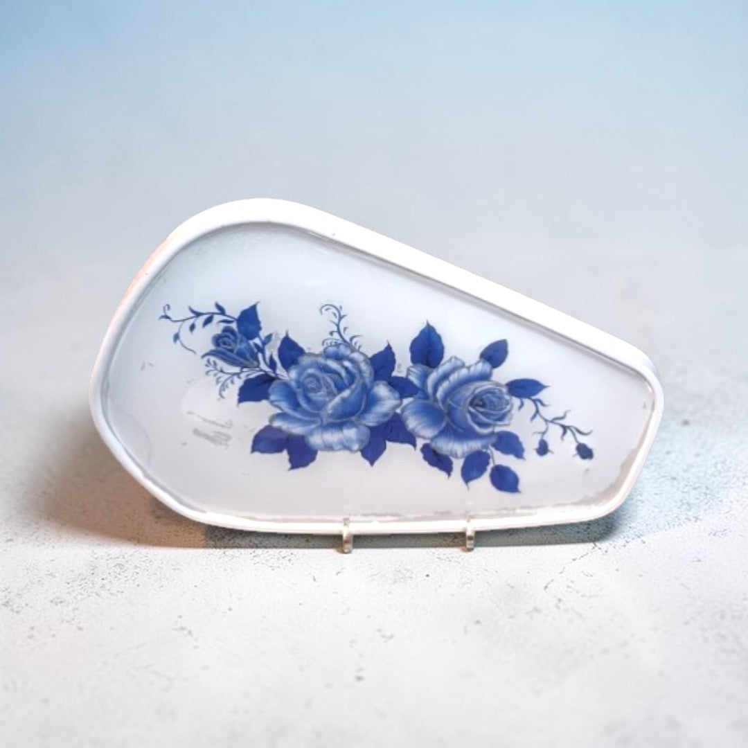 Vassoio decorativo Armonia Blu in gesso e resina con decoro blu